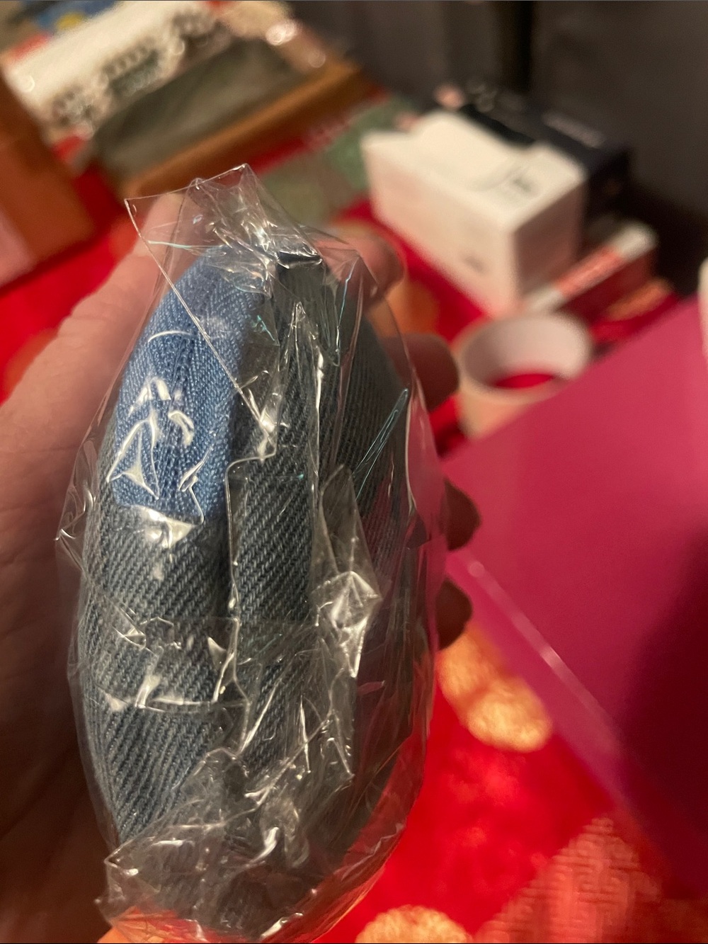 GWP La Crème Main Hand Cream with Denim Pouch in Blue & Pink - Picture 15 of 17